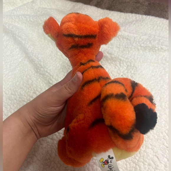 Vintage Walt Disney World 100 Acre Wood 8 Plush Exclusive - Picture 9 of 16